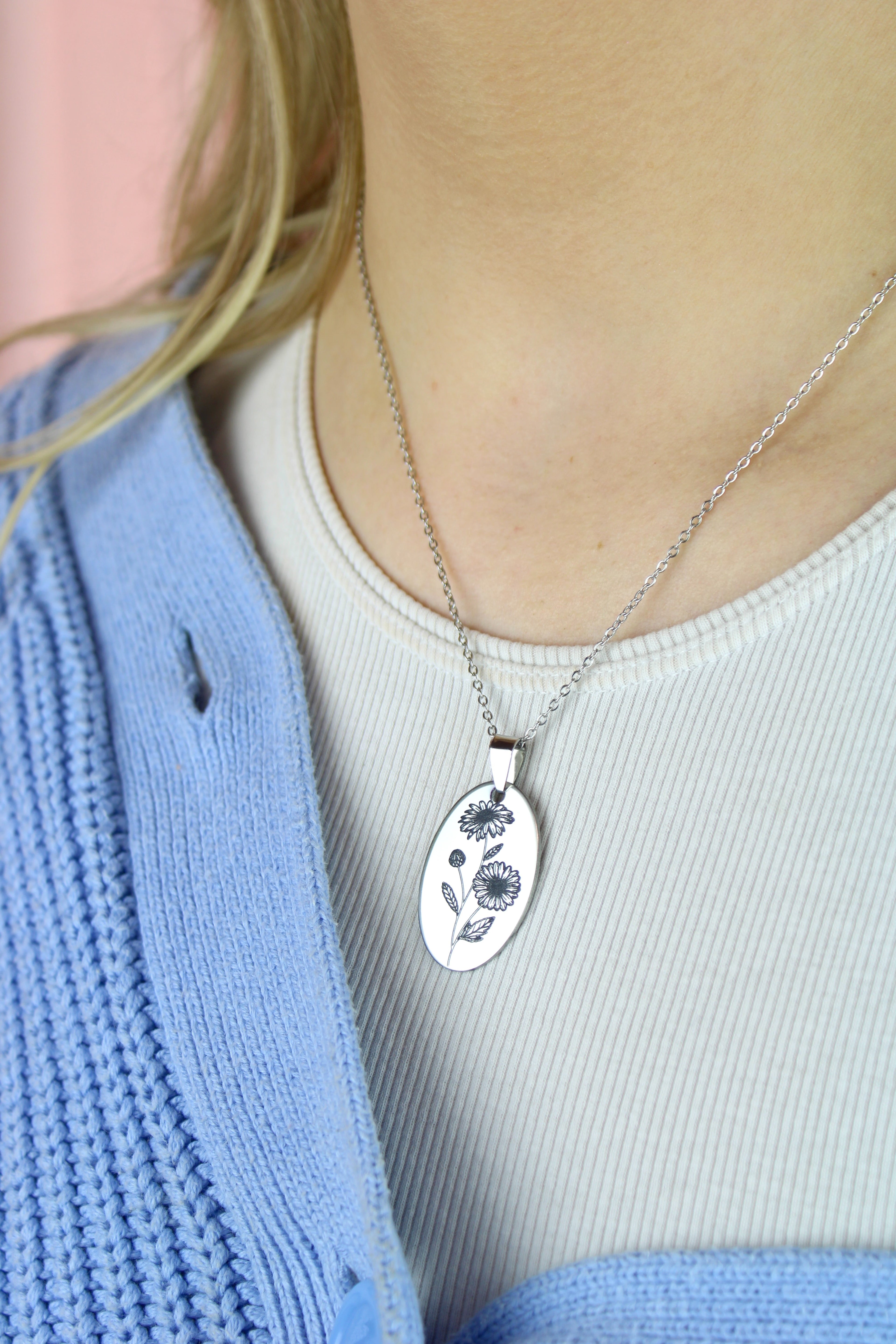 April Birth Flower Necklace - Daisy