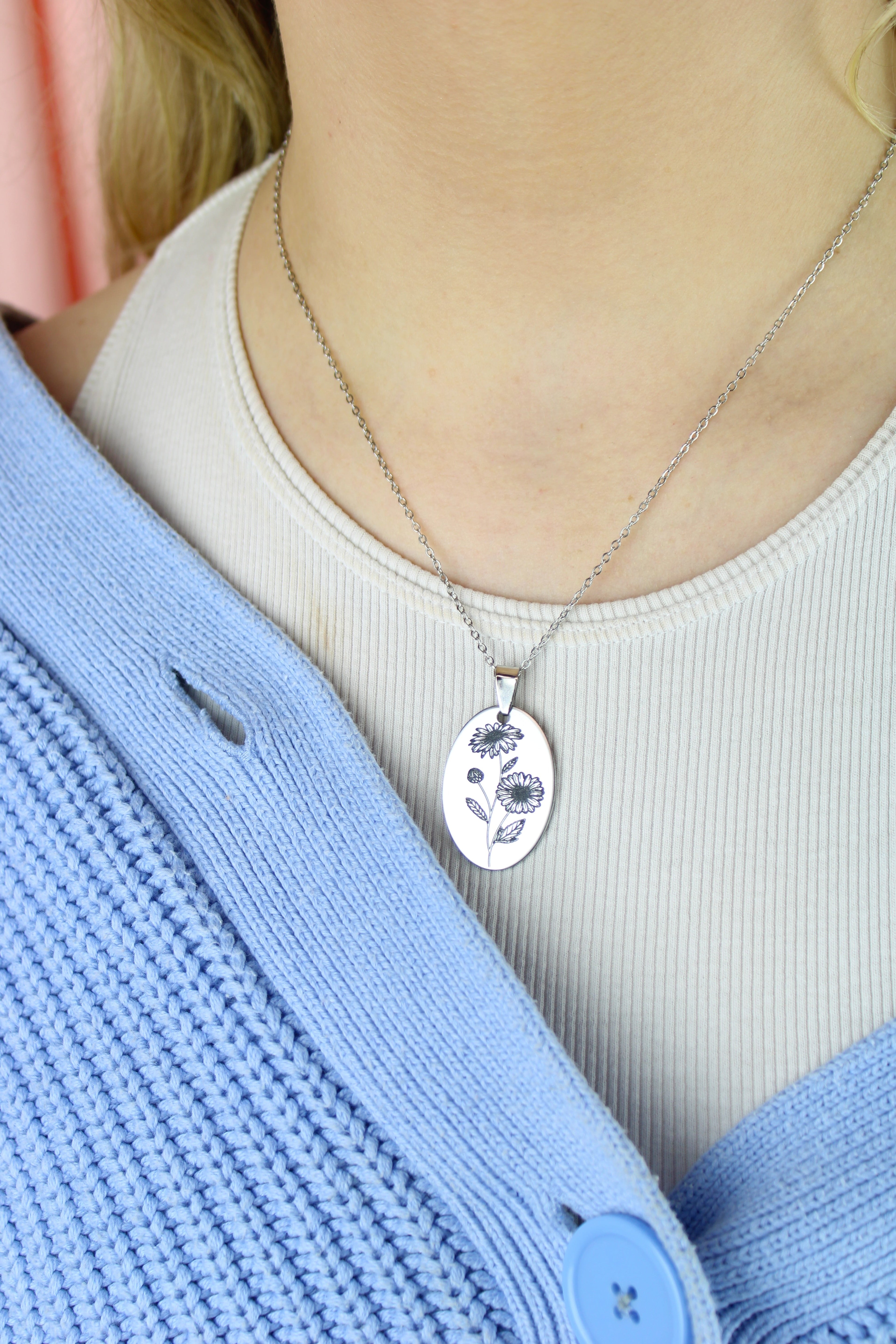 April Birth Flower Necklace - Daisy